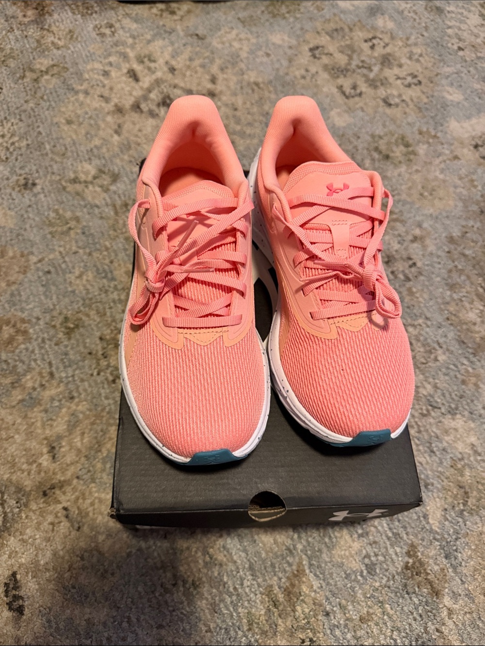 Under Armour women’s Coral Pink Lightweight Sneakers